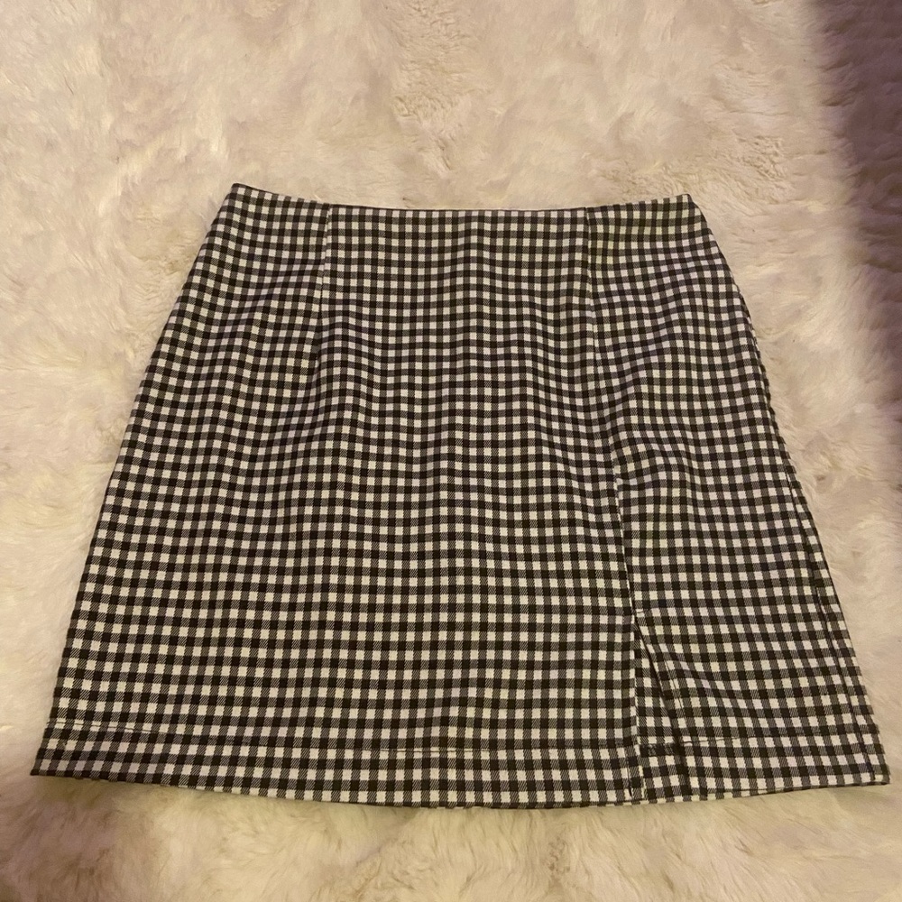 Black and white plaid skirt